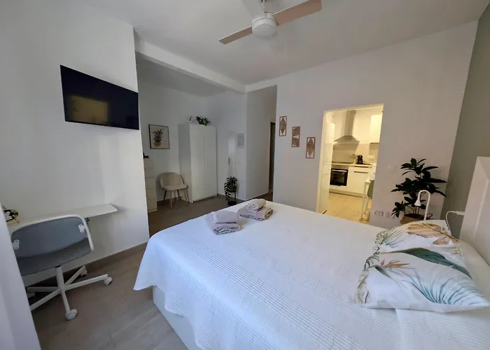 Acapulco Cerca De Cruz Y Del Mar