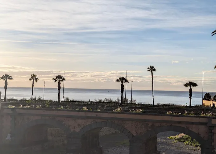 Acapulco Cerca De Cruz Y Del Mar * Santa Cruz de Tenerife