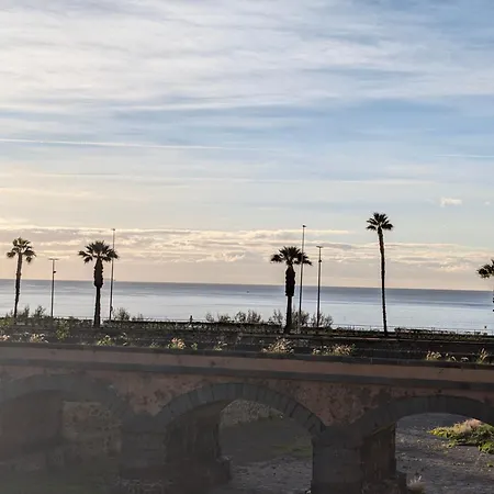 Acapulco Cerca De Cruz Y Del Mar * Santa Cruz de Tenerife